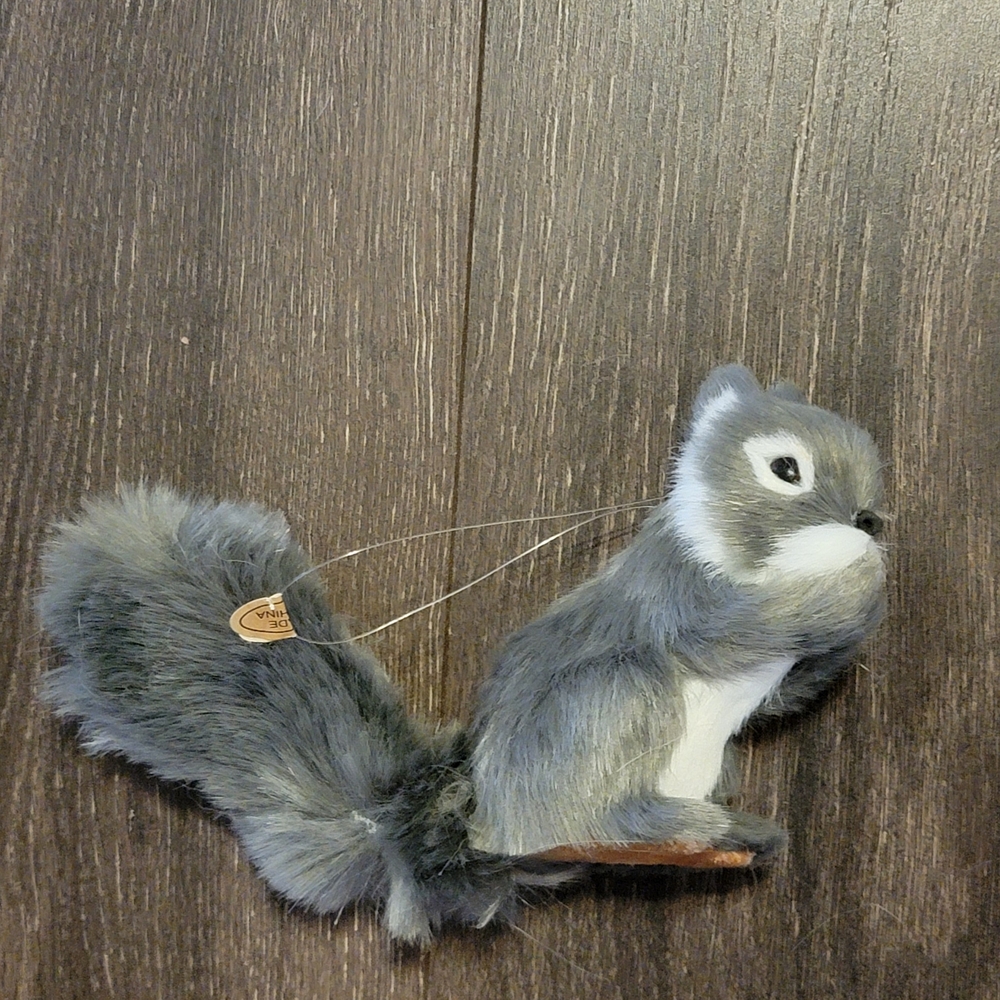 Gray Squirrel Figurine, Hair Feel